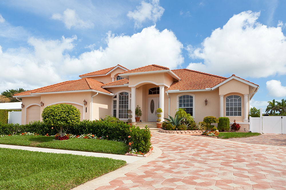 Nice House with Clean Driveway